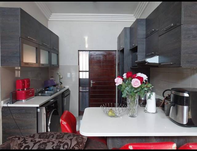 3 BEDROOM APARTMENT FOR SALE IN EVELEIGH